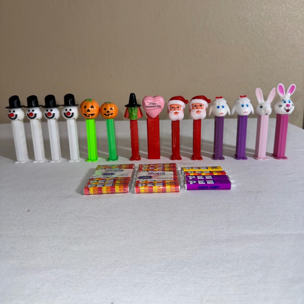 Vintage PEZ Dispenser Lot 20pc Holiday Santa Snowman Witch Pumpkin Bunny Candy
